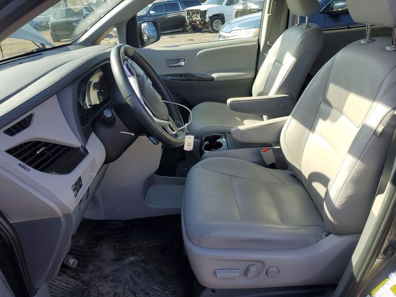 2020 Toyota Sienna xle 8-passenger