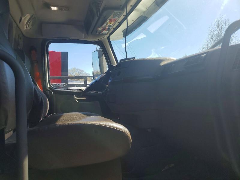 2018 Volvo VNL Semi Truck