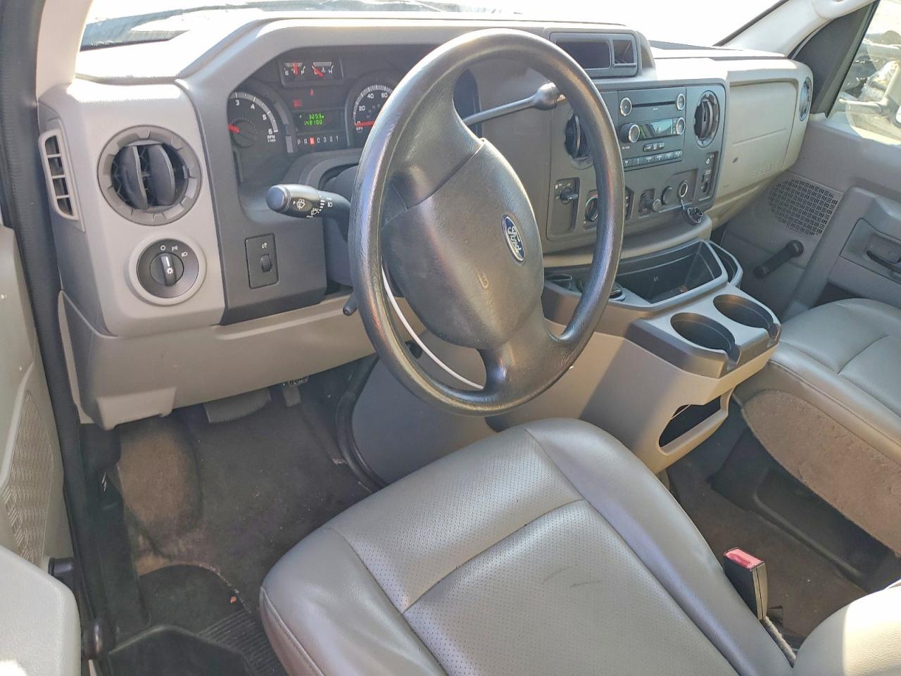 2009 Ford E350 BOX Truck