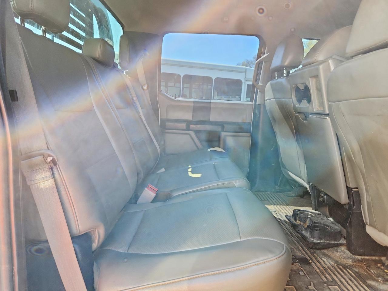 2018 Ford F250 Super Duty Flatbed Truck