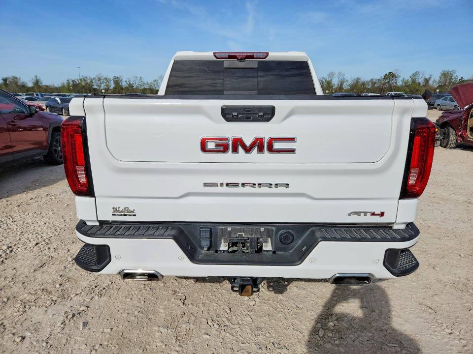 2022 GMC Sierra K1500 AT4