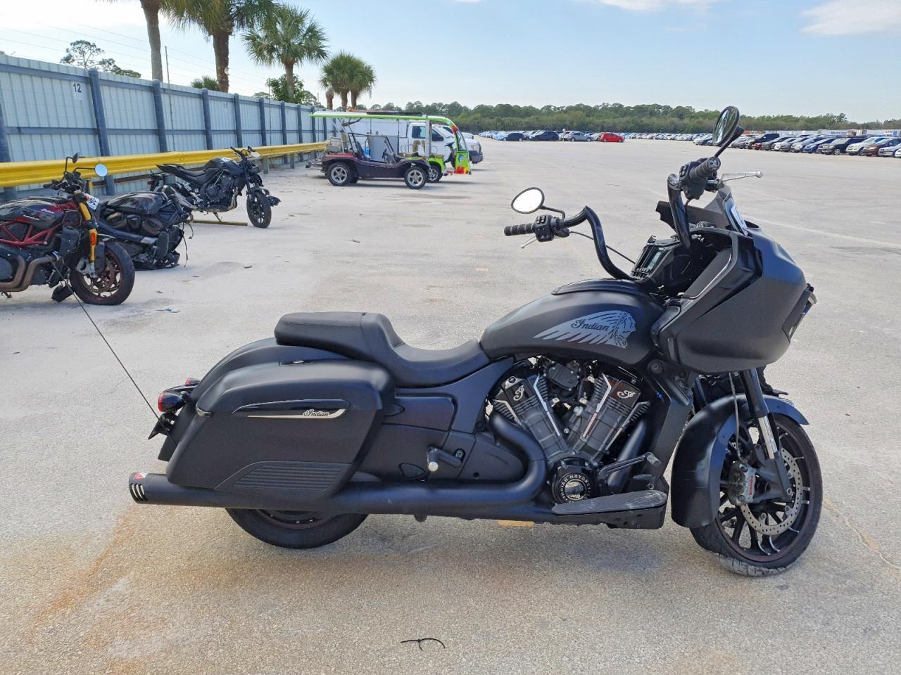 2021 Indian Motorcycle Co. Challenger Dark Horse