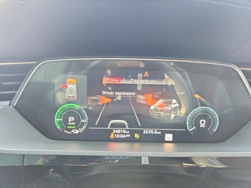 2022 Audi E-tron Premium Plus