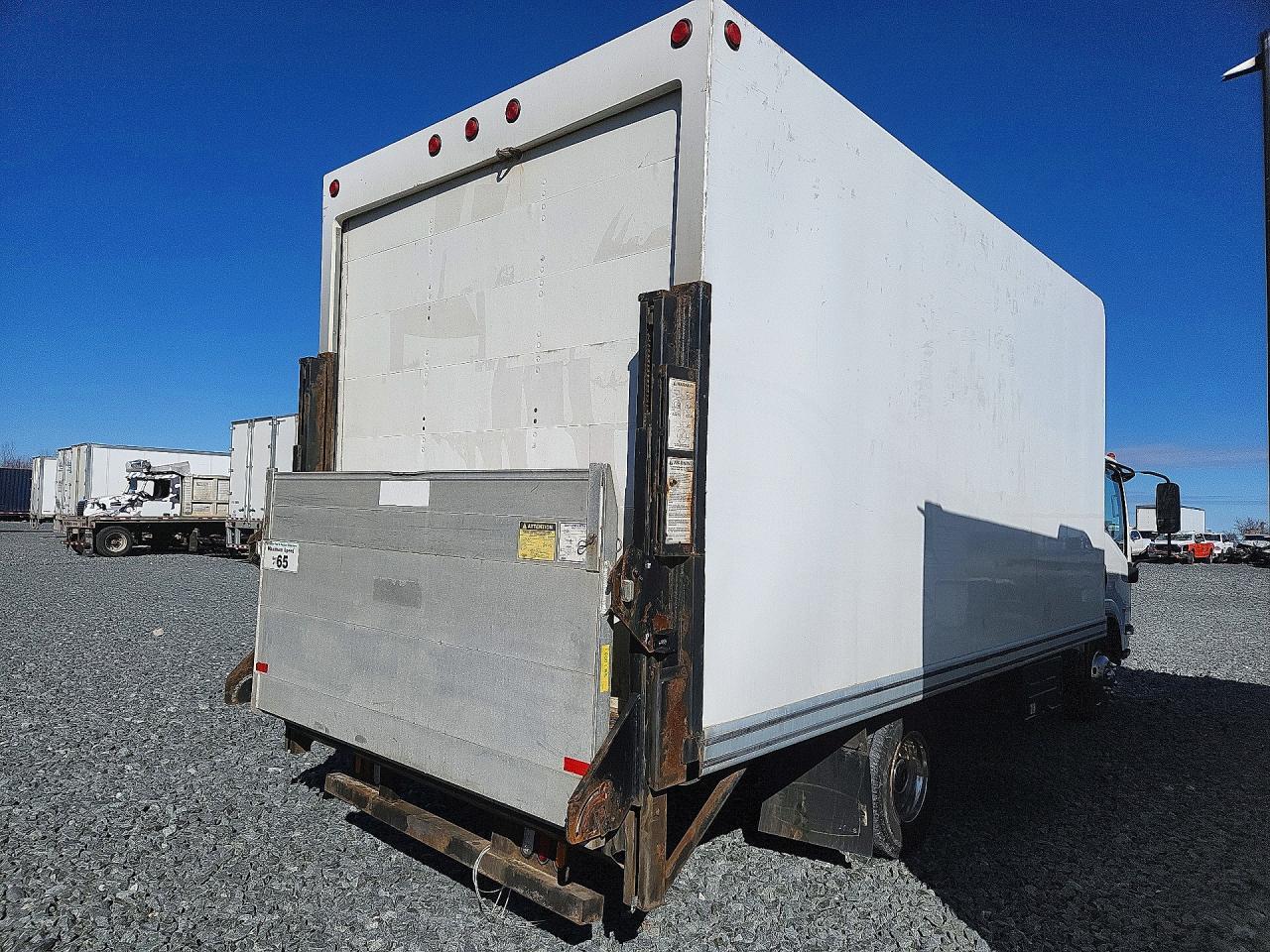 2017 Isuzu NPR HD BOX Truck