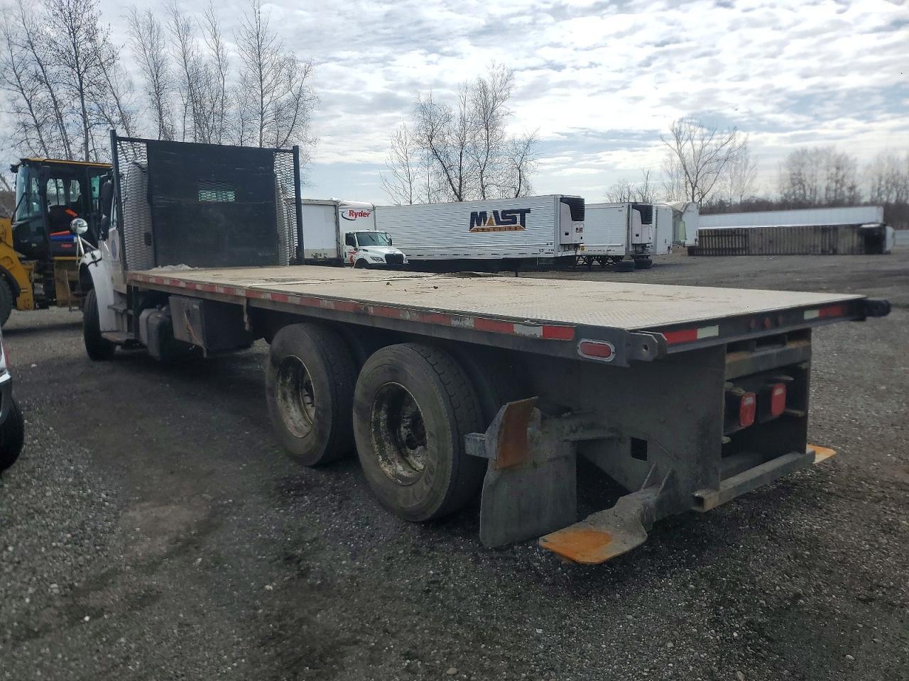 2017 Freigliner 2017 Freightliner Business Class M2 Flatbed Truck