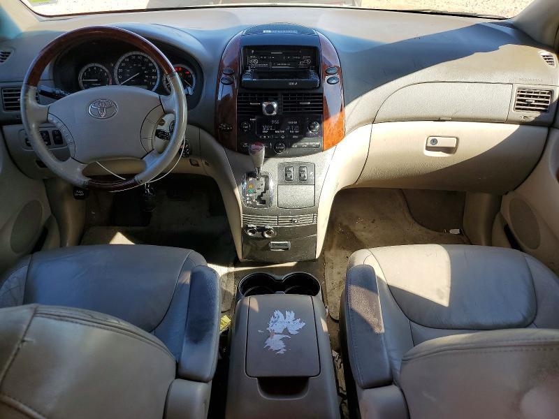 2004 Toyota Sienna xle Limited 7 Passenger