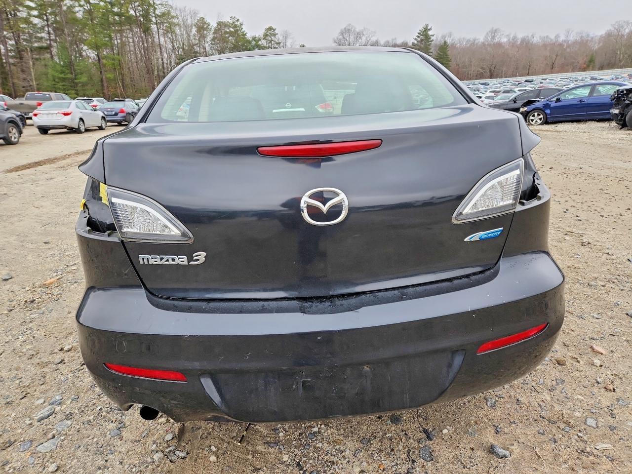 2013 Mazda 3 I