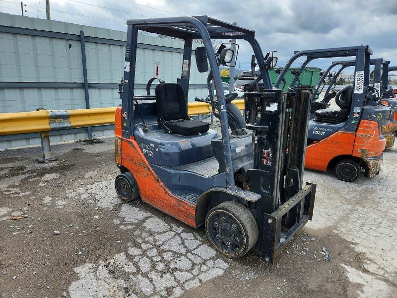 2016 Toyt Forklift
