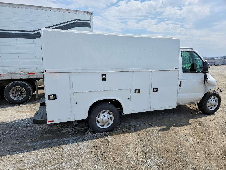 2025 Ford Econoline E350 Super Duty Cutaway Van