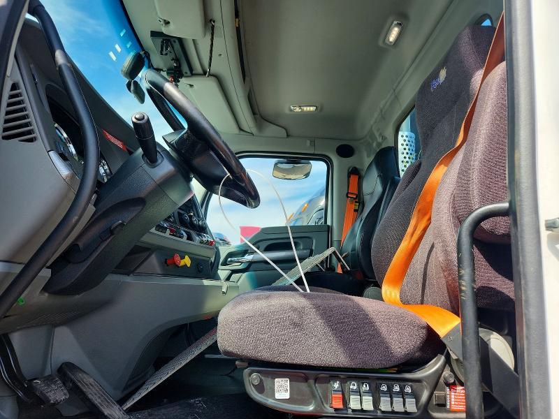 2019 Kenworth T680 Semi Truck