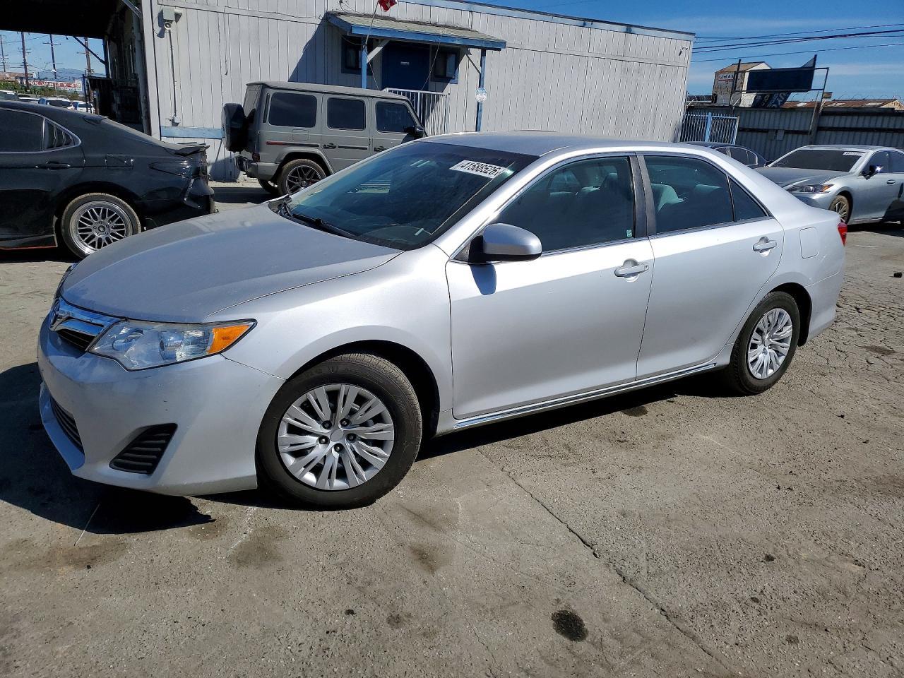 2014 Toyota Camry le