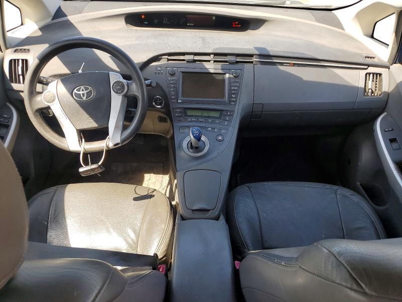 2010 Toyota Prius iii