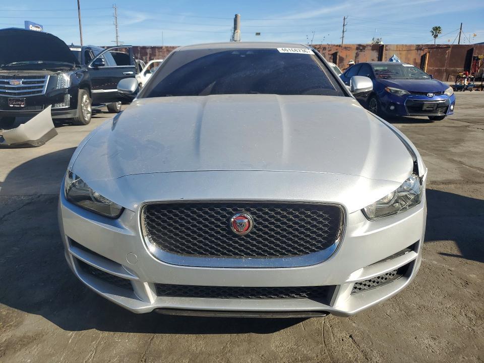 2018 Jaguar Xe Premium