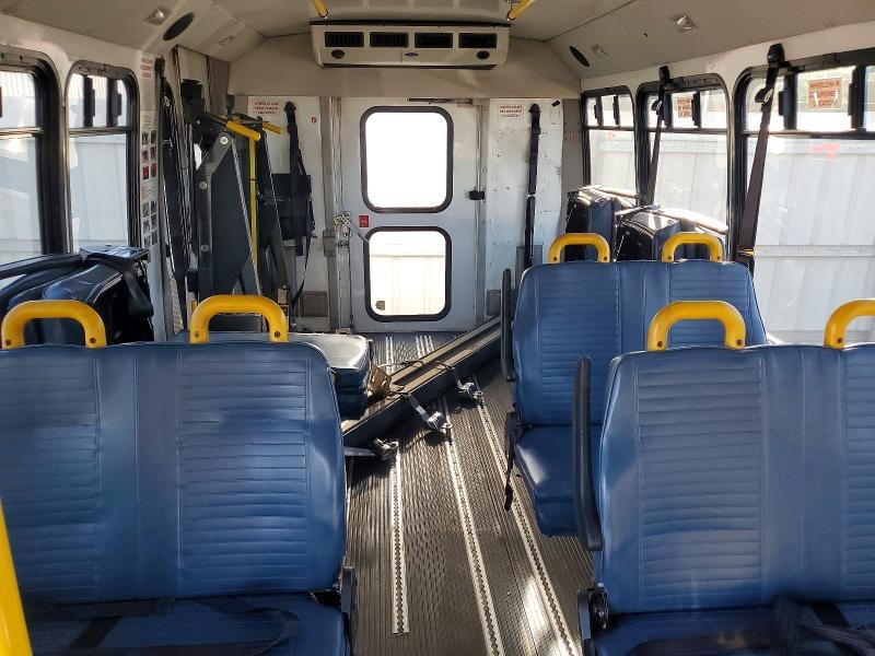 2009 Ford E450 Shuttle Bus