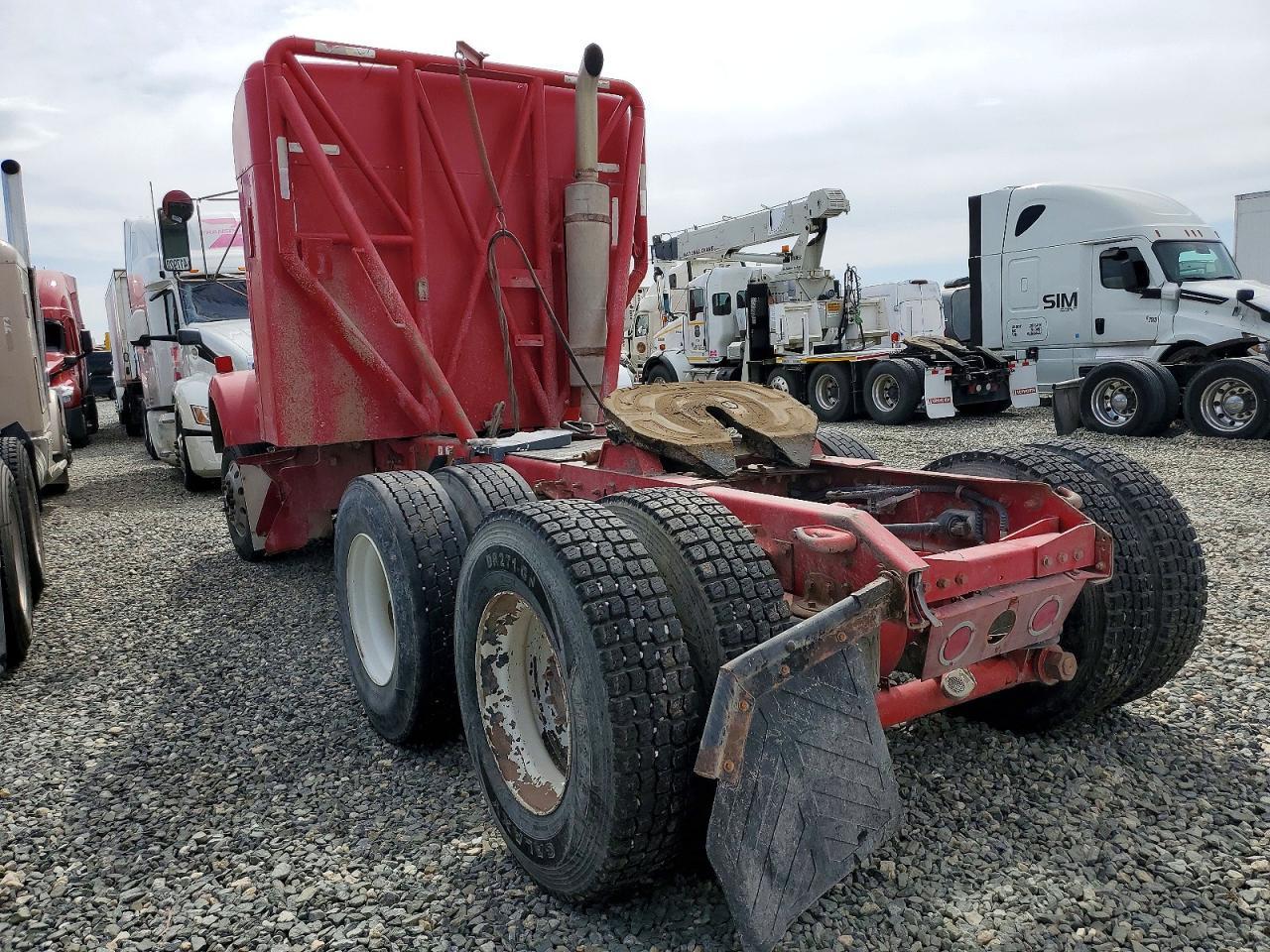 2004 Kenworth T880 Semi Truck