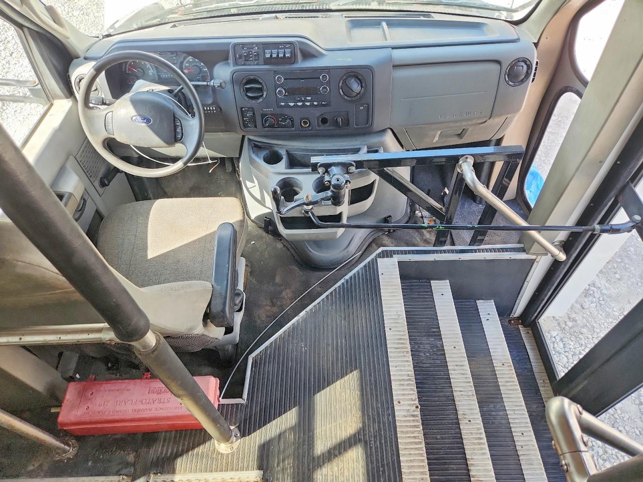 2011 Ford Econoline-Shuttle Bus