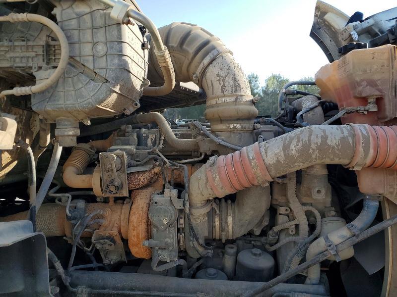 2015 Kenworth T880 Dump Truck