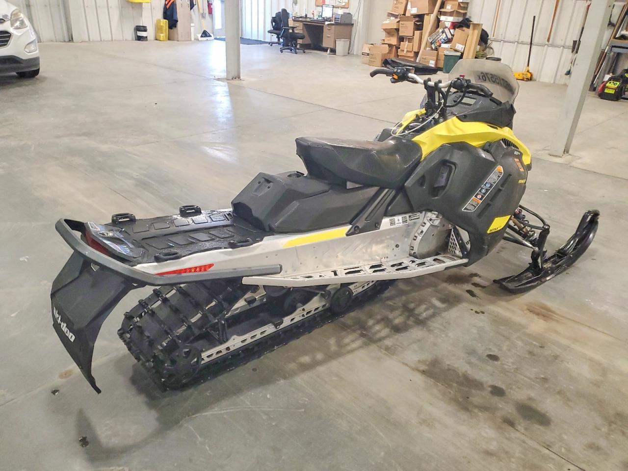 2022 Skidoo Snowmobile