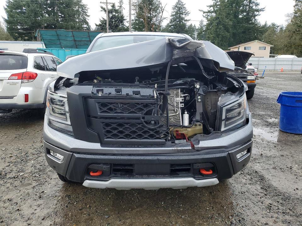 2024 Nissan Titan SV