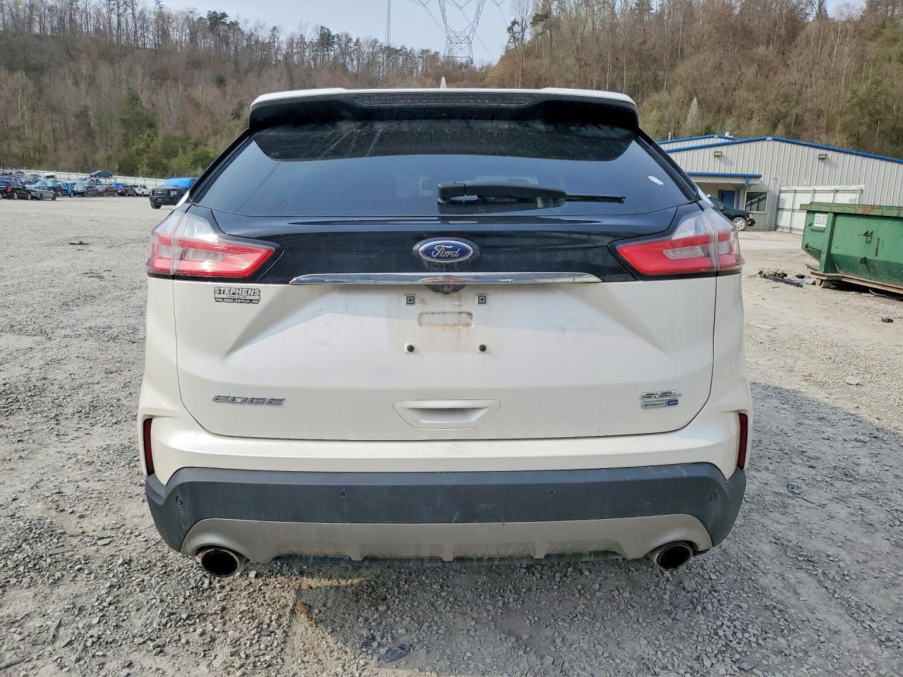 2019 Ford Edge sel