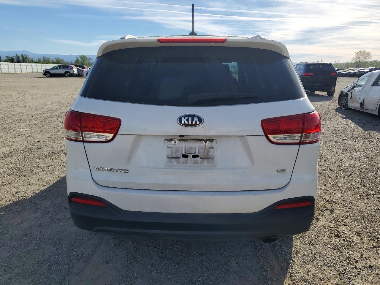 2017 KIA Sorento lx V6