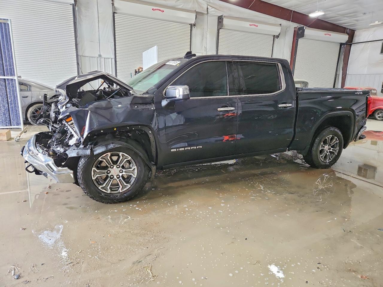 2025 GMC Sierra K1500 SLT