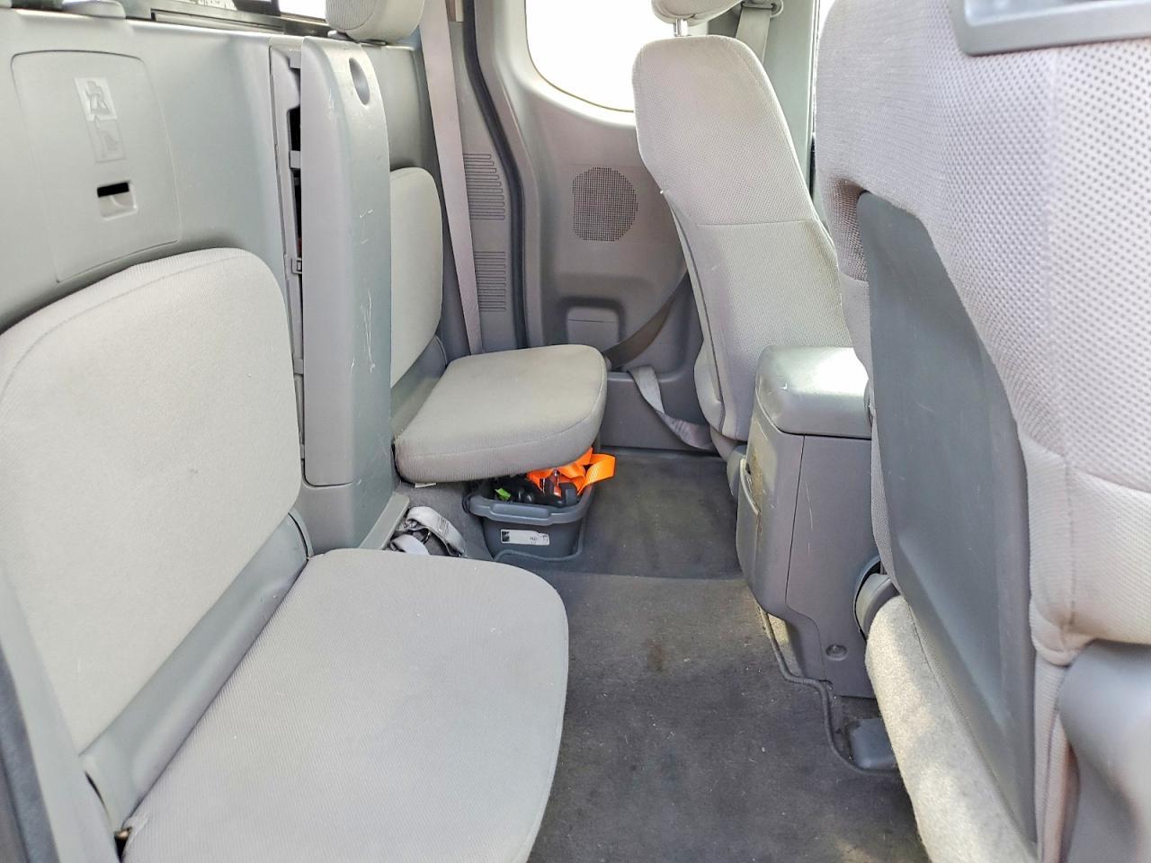 2009 Nissan Frontier XE