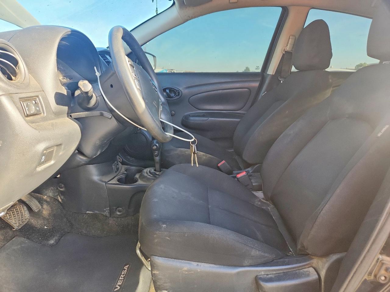 2019 Nissan Versa s Plus