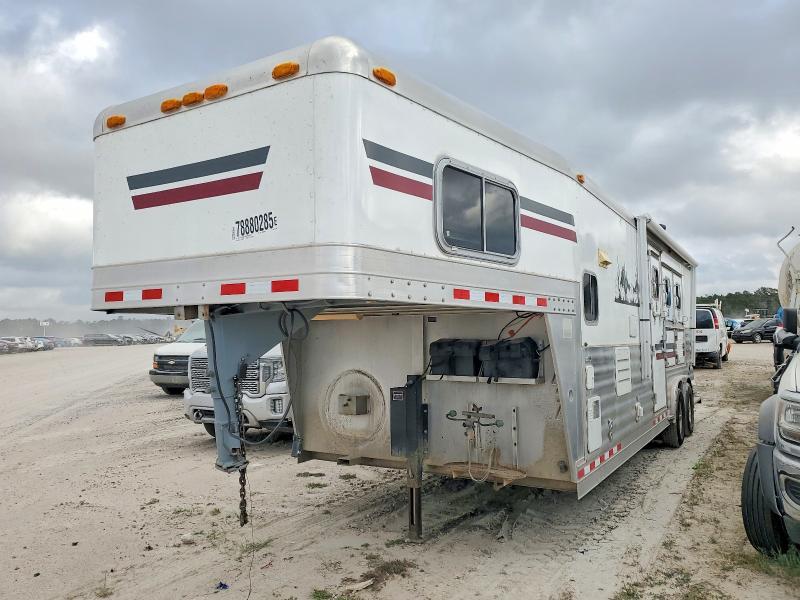 2003 Xmfi 2003 Titan Horse Trailer