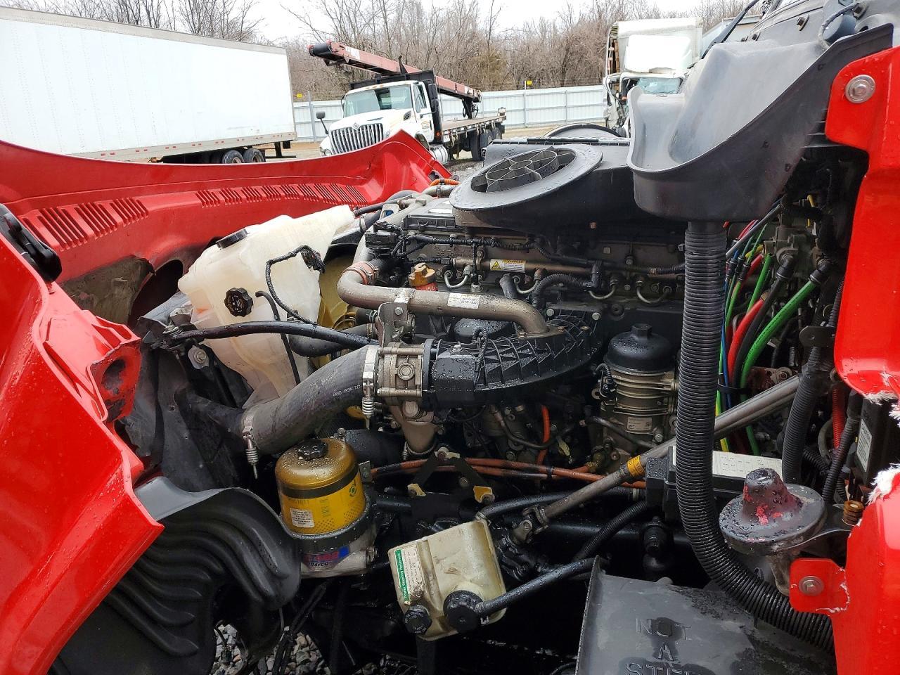 2016 Freightliner Cascadia 125 Semi Truck