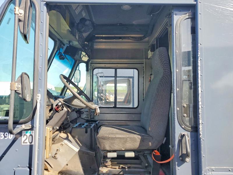 2020 Freightliner MT45G Chassis Delivery Truck