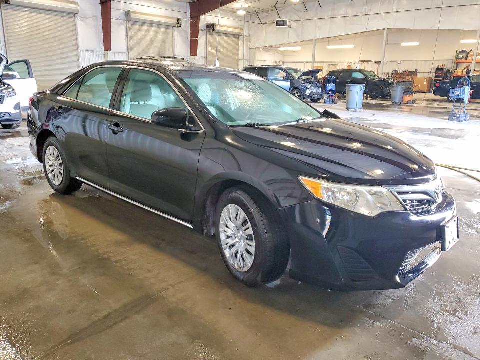 2013 Toyota Camry le