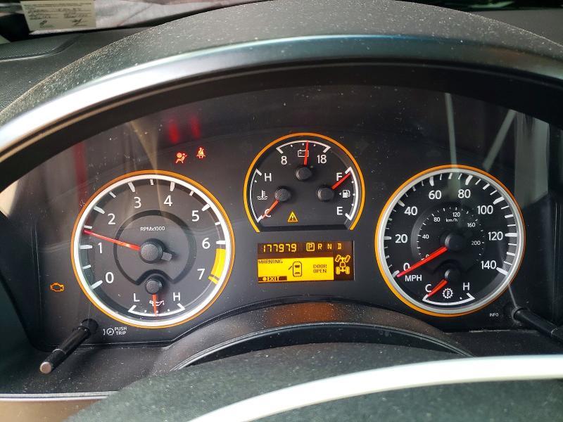 2013 Nissan Titan SV