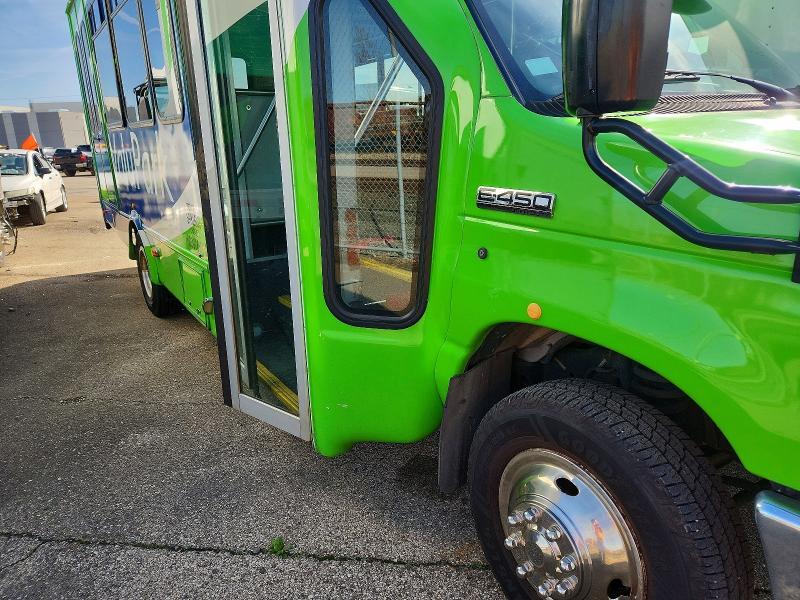 2019 Ford Econoline E450 Super Duty Cutaway van