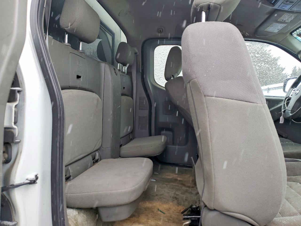 2016 Nissan Frontier S