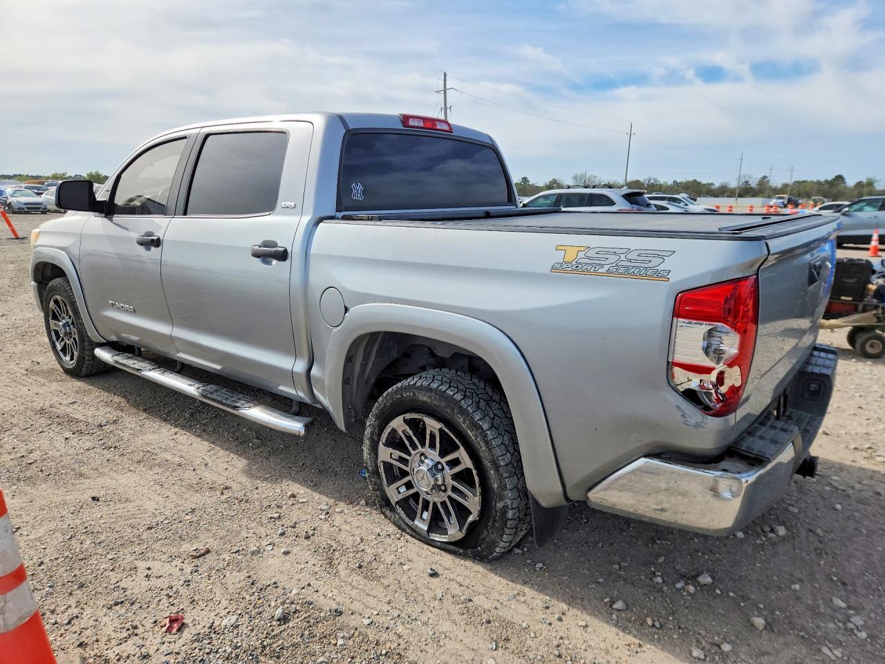 2015 Toyota Tundra SR5