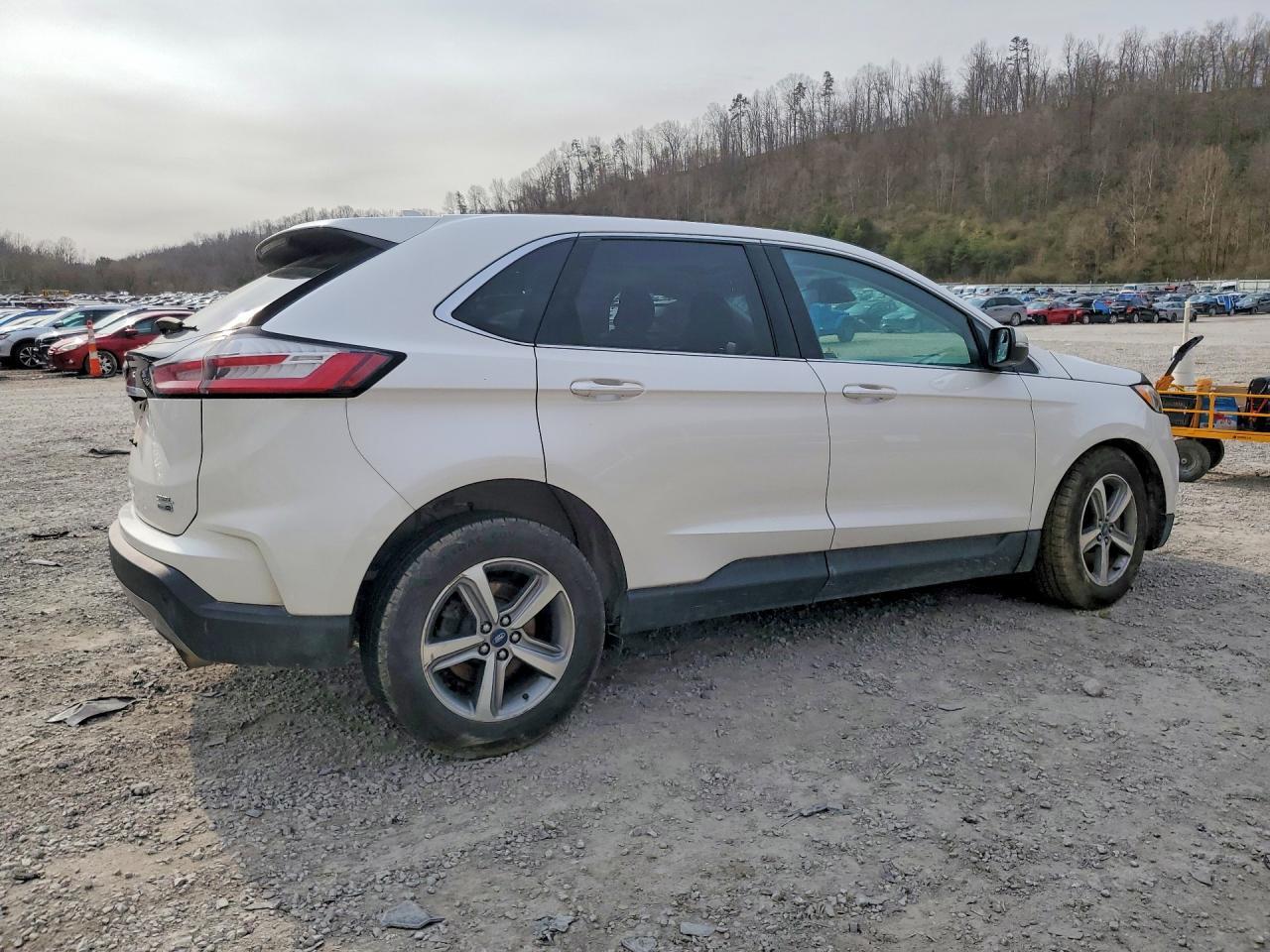 2019 Ford Edge sel