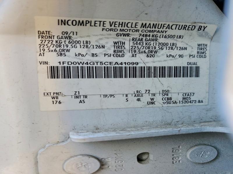 2012 Ford F450 Super Duty Flatbed Truck