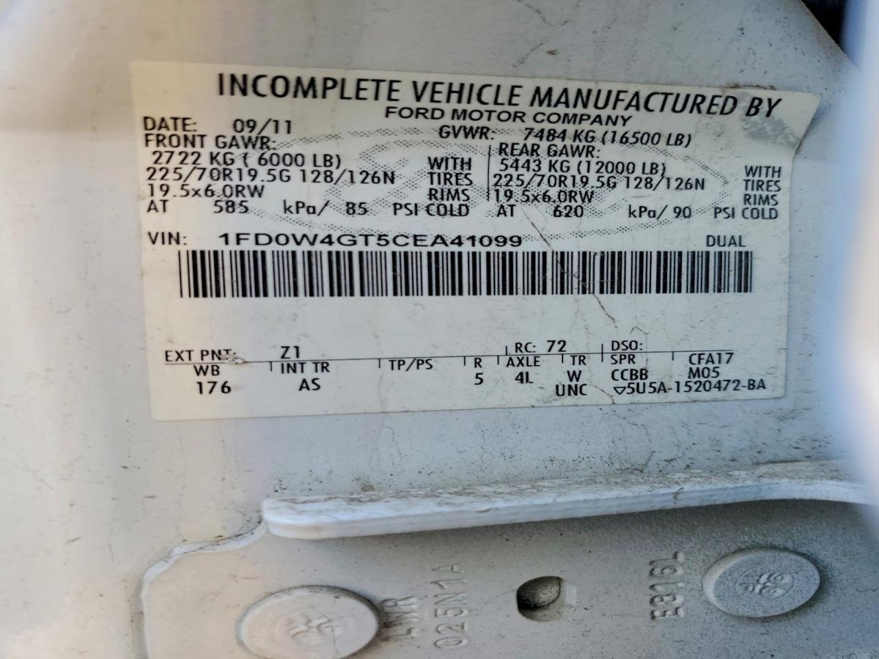 2012 Ford F450 Super Duty Flatbed Truck