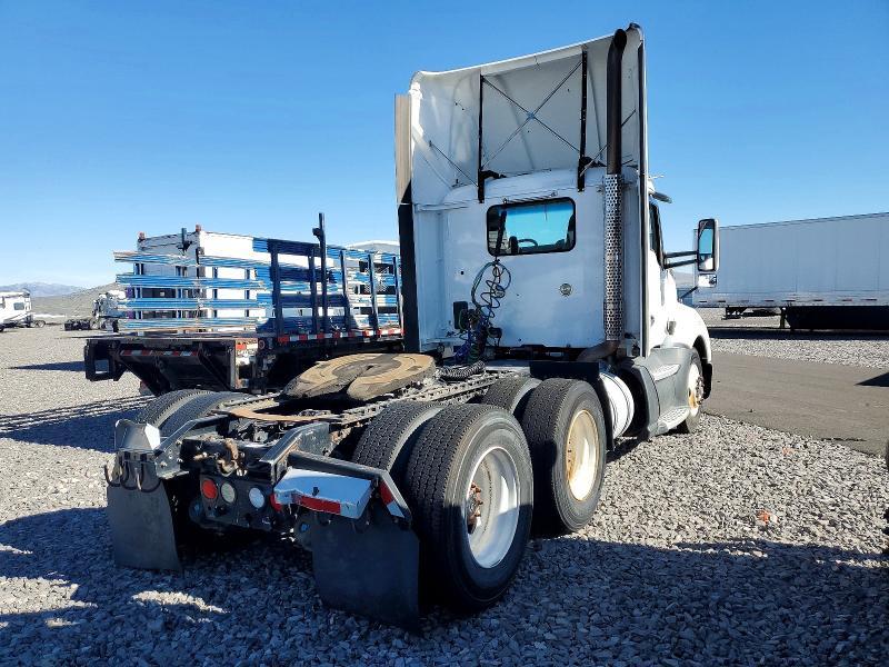 2016 Kenworth T680 Semi Truck