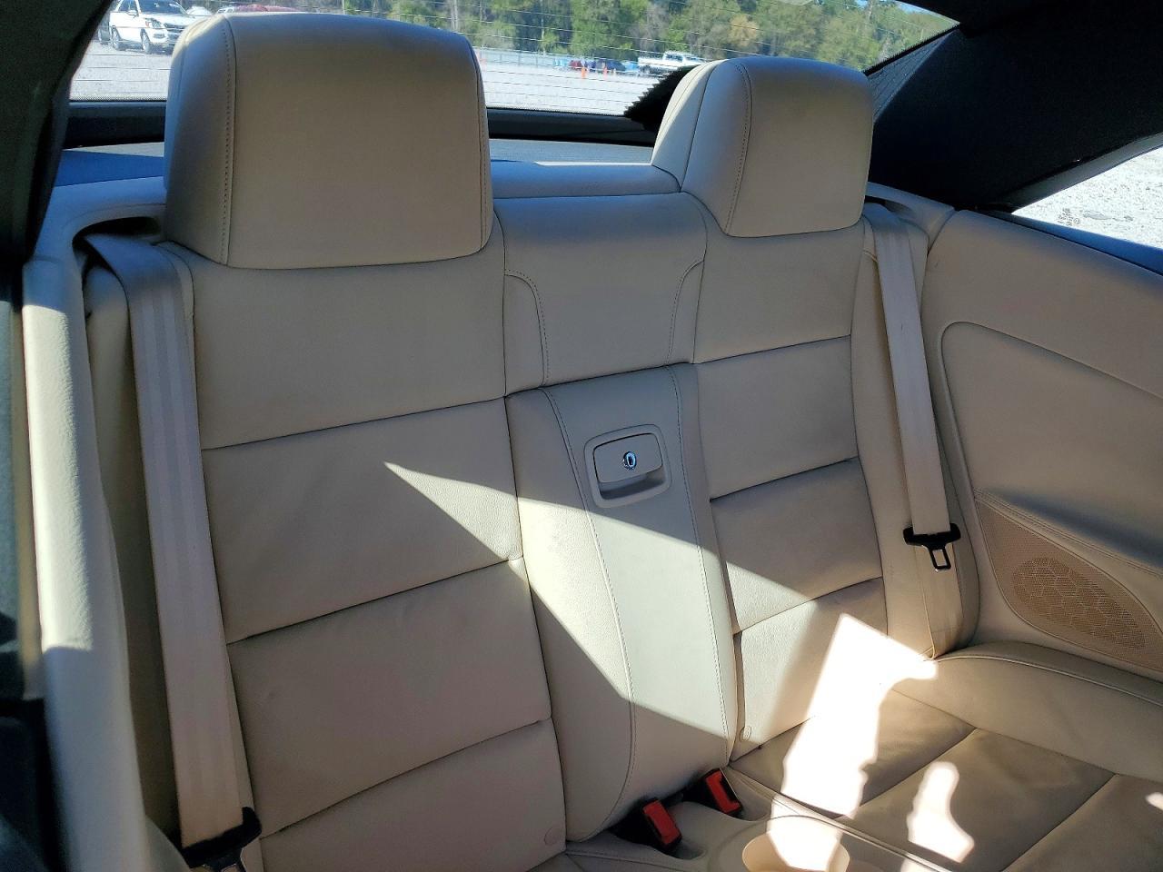 2012 Volkswagen Eos lux