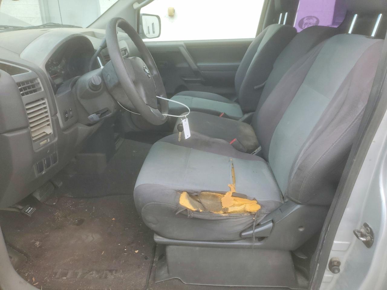2004 Nissan Titan XE