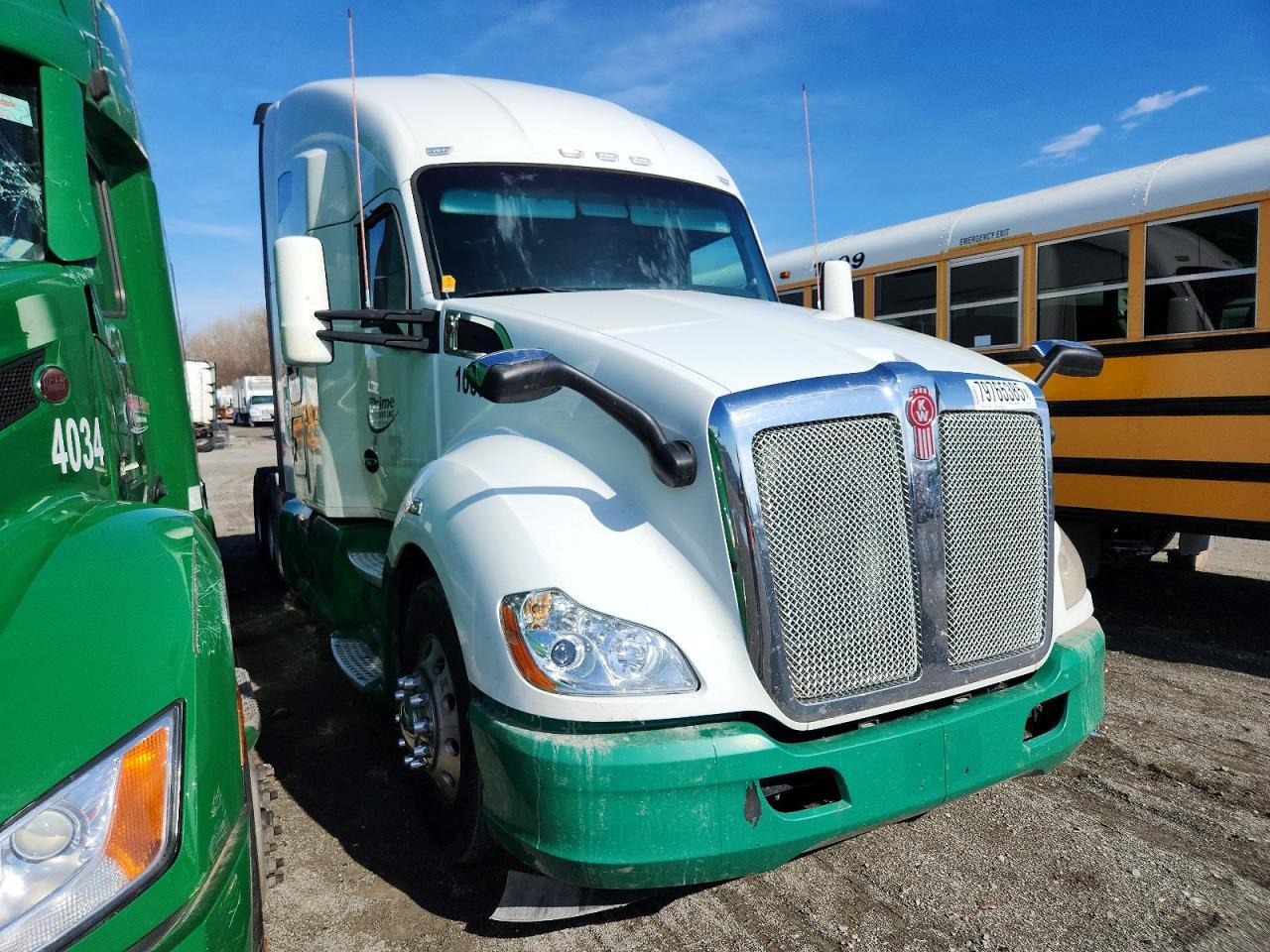 2020 Kenworth T680 Semi Truck