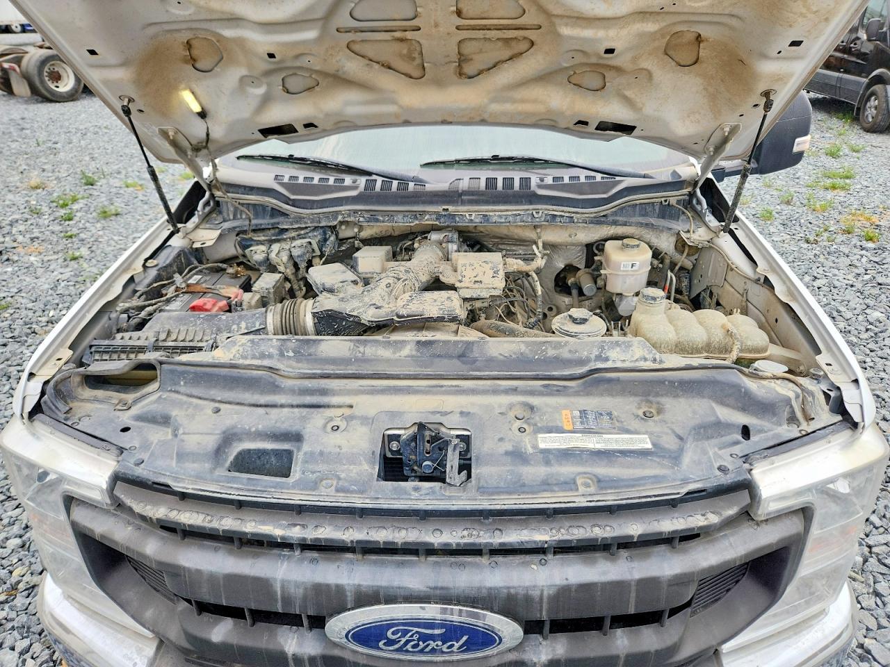 2020 Ford F350 Super Duty Flatbed Truck