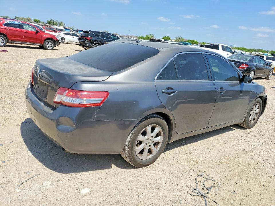 2011 Toyota Camry le