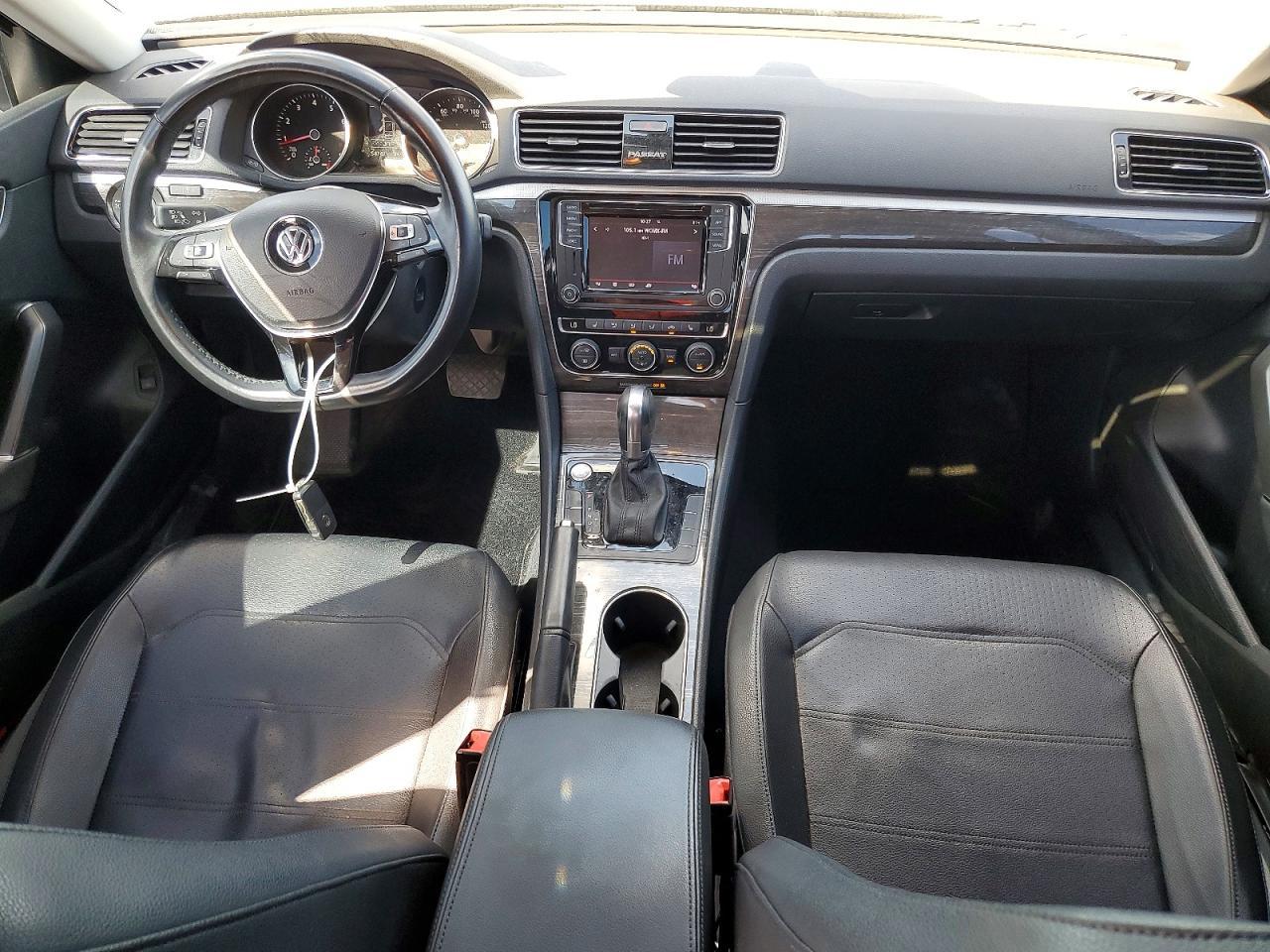 2018 Volkswagen Passat se