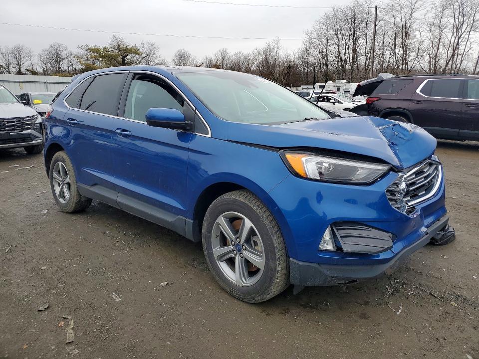 2022 Ford Edge sel