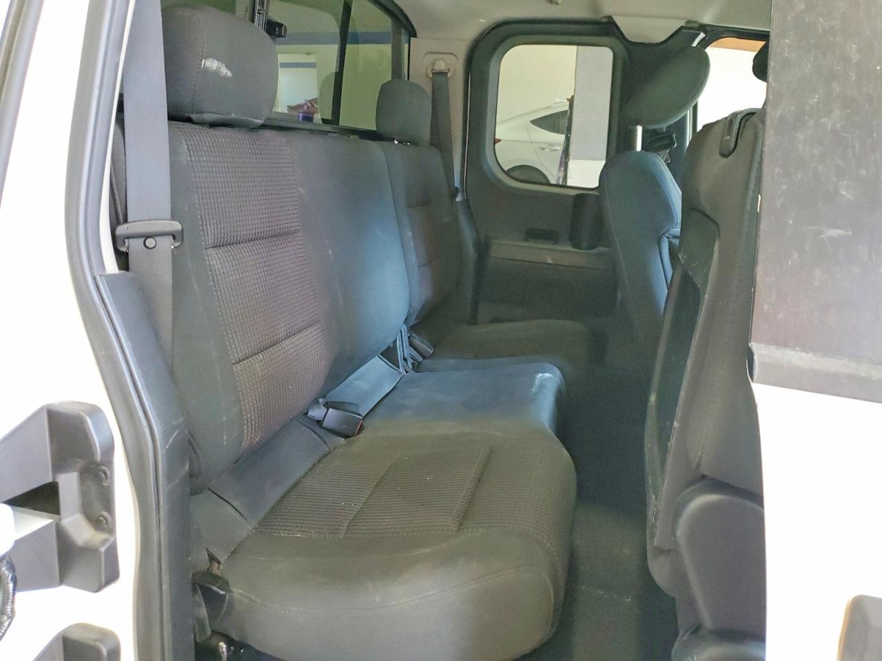 2011 Nissan Titan SV