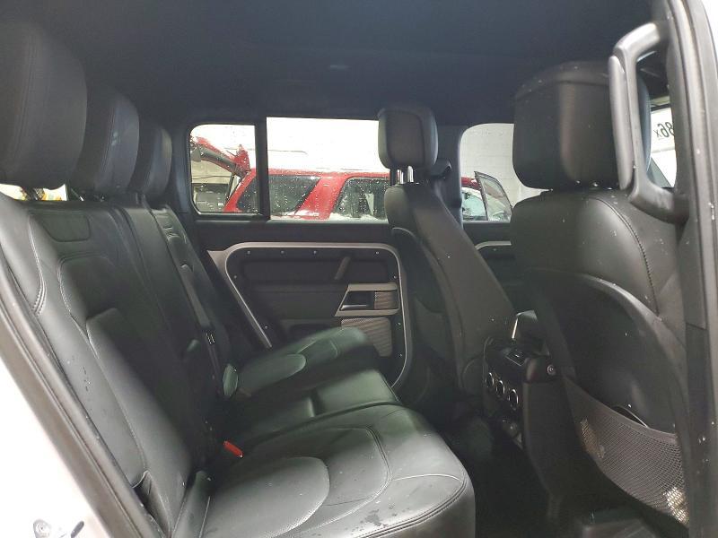 2023 Land Rover Defender 130 se