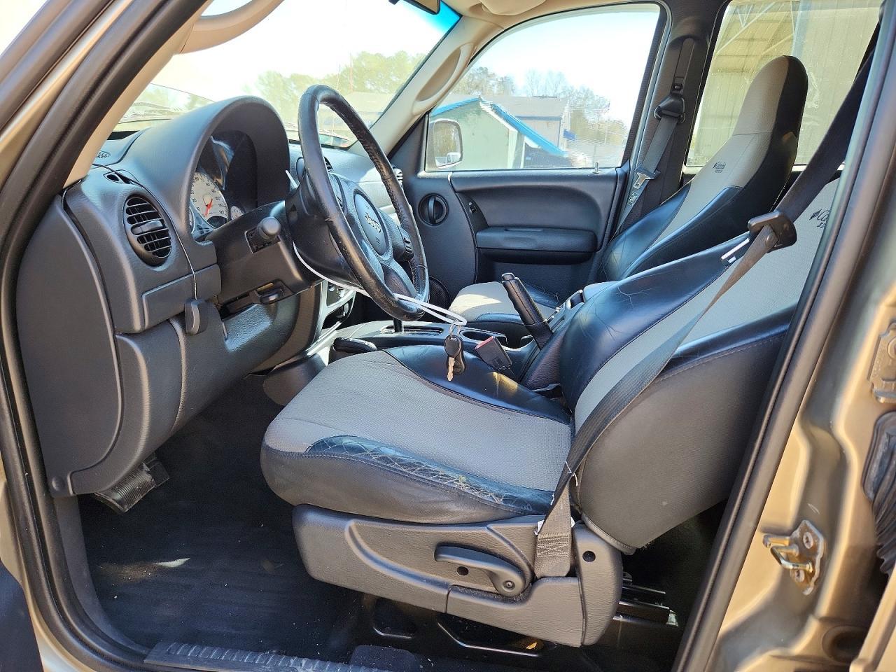 2004 Jeep Liberty Sport